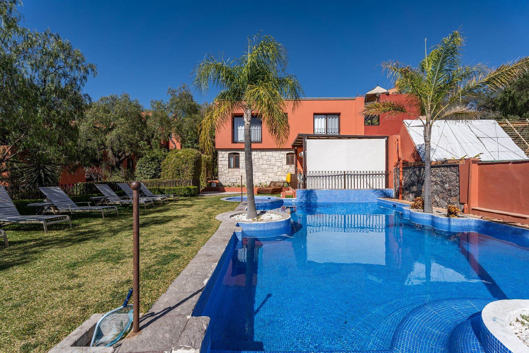 26. Single Family Homes for Sale at Villa Escondida Salida Real a Queretaro San Miguel De Allende, Guanajuato 37700 Mexico