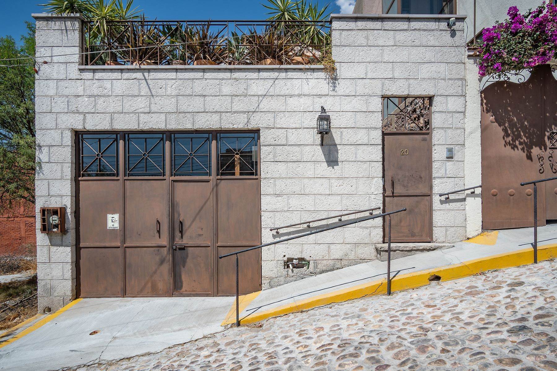 29. Single Family Homes for Sale at The eStudios Artists Compound San Miguel De Allende, Guanajuato Mexico