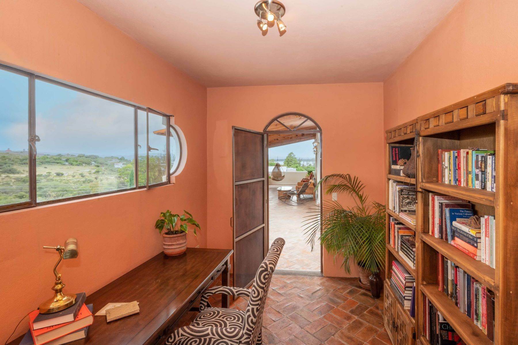 40. Single Family Homes for Sale at Casa Nobi Candelaria 21 San Miguel De Allende, Guanajuato 37790 Mexico