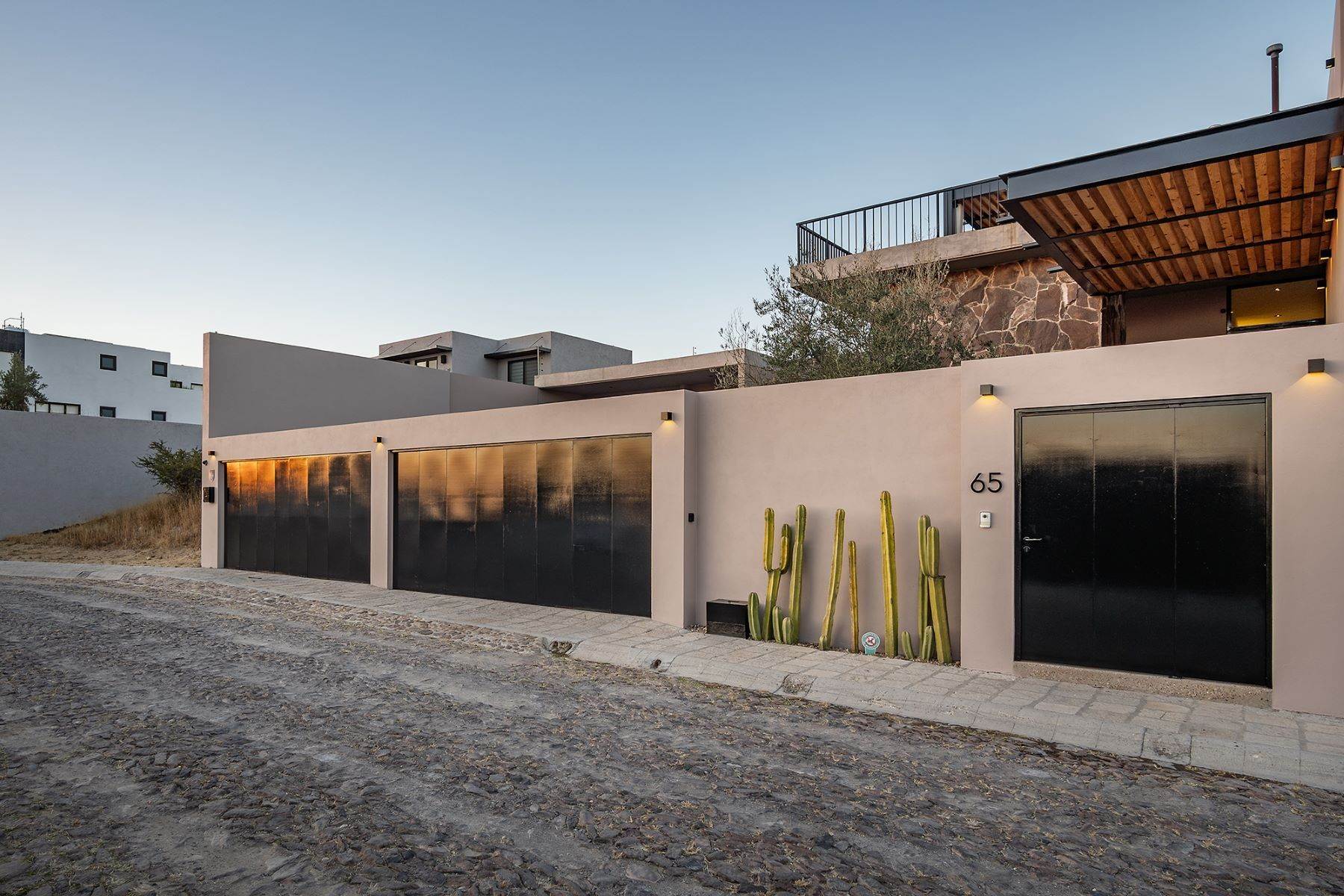 Multi-Family Homes por un Venta en Casa Bo Granada 65, Club de Golf Malanquin San Miguel De Allende, Guanajuato 37797 México