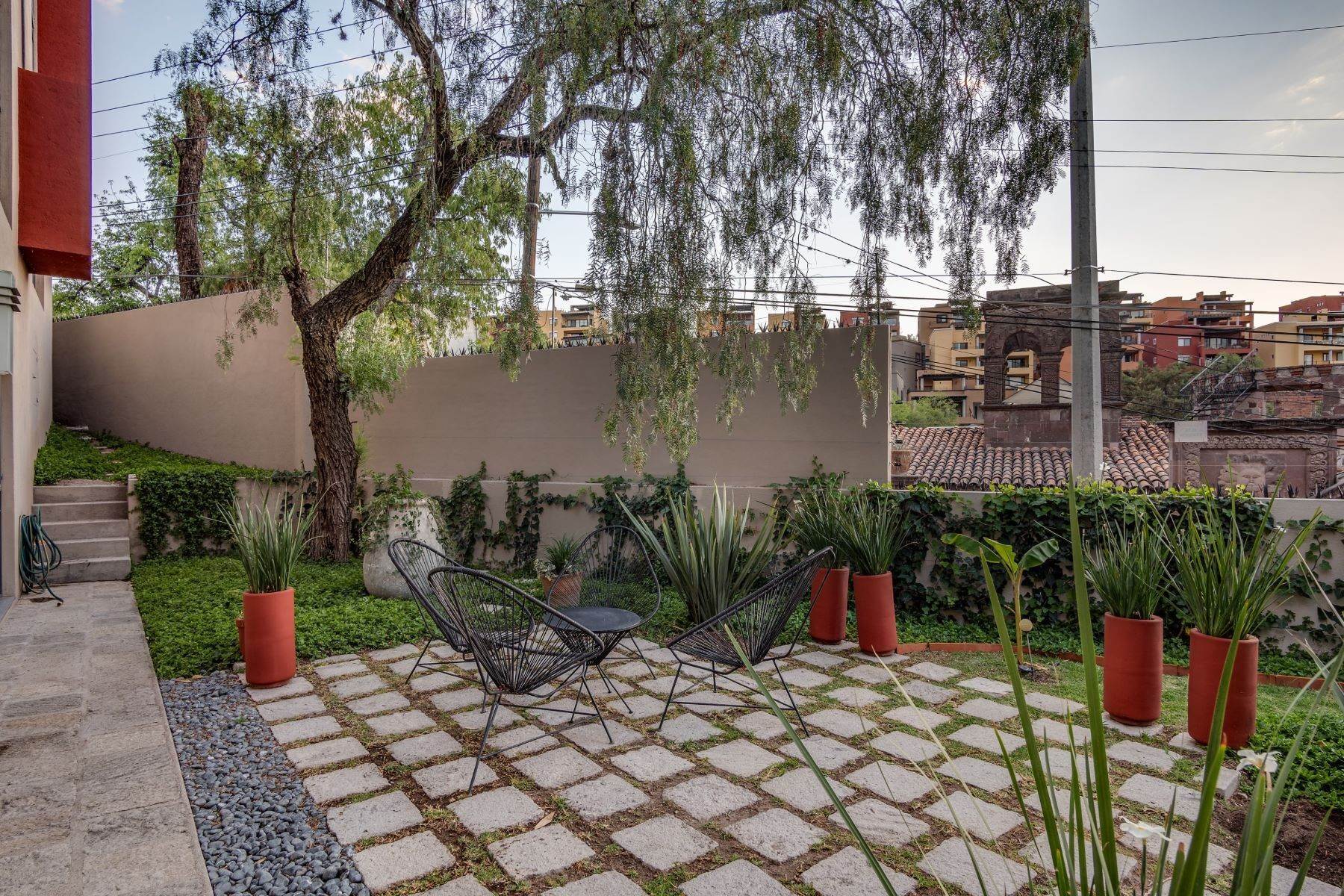 30. Single Family Homes for Sale at Casa Faroles Faroles 1 San Miguel De Allende, Guanajuato 37740 Mexico