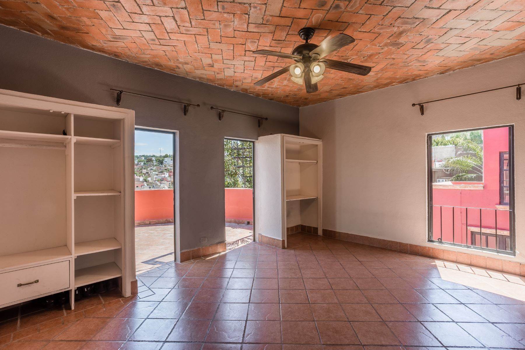 27. Single Family Homes for Sale at Casa Magnolia De Las Flores 40, Jerico 5 San Miguel De Allende, Guanajuato 37760 Mexico