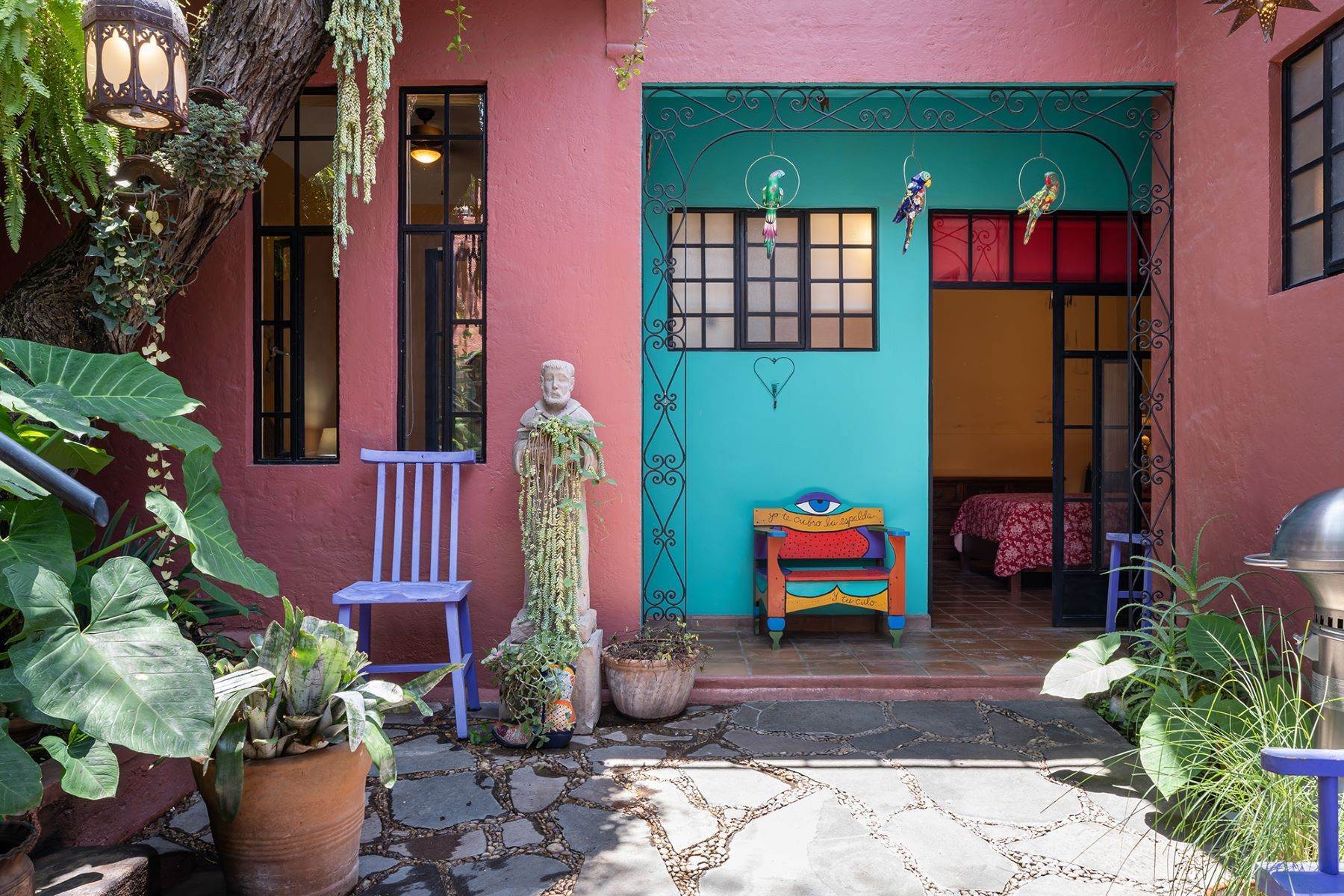 9. Single Family Homes for Sale at The House of Colors Calzada de La Luz # 54 San Miguel De Allende, Guanajuato 37700 Mexico