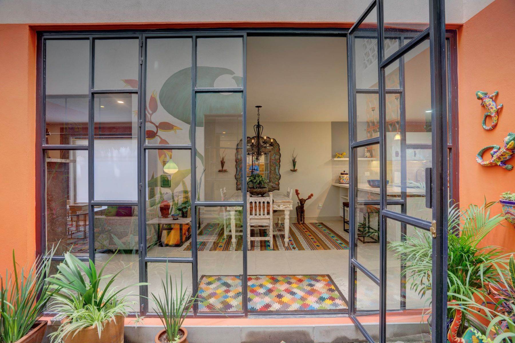 21. Single Family Homes for Sale at Casa Amoray San Antonio 10 San Miguel De Allende, Guanajuato 37700 Mexico