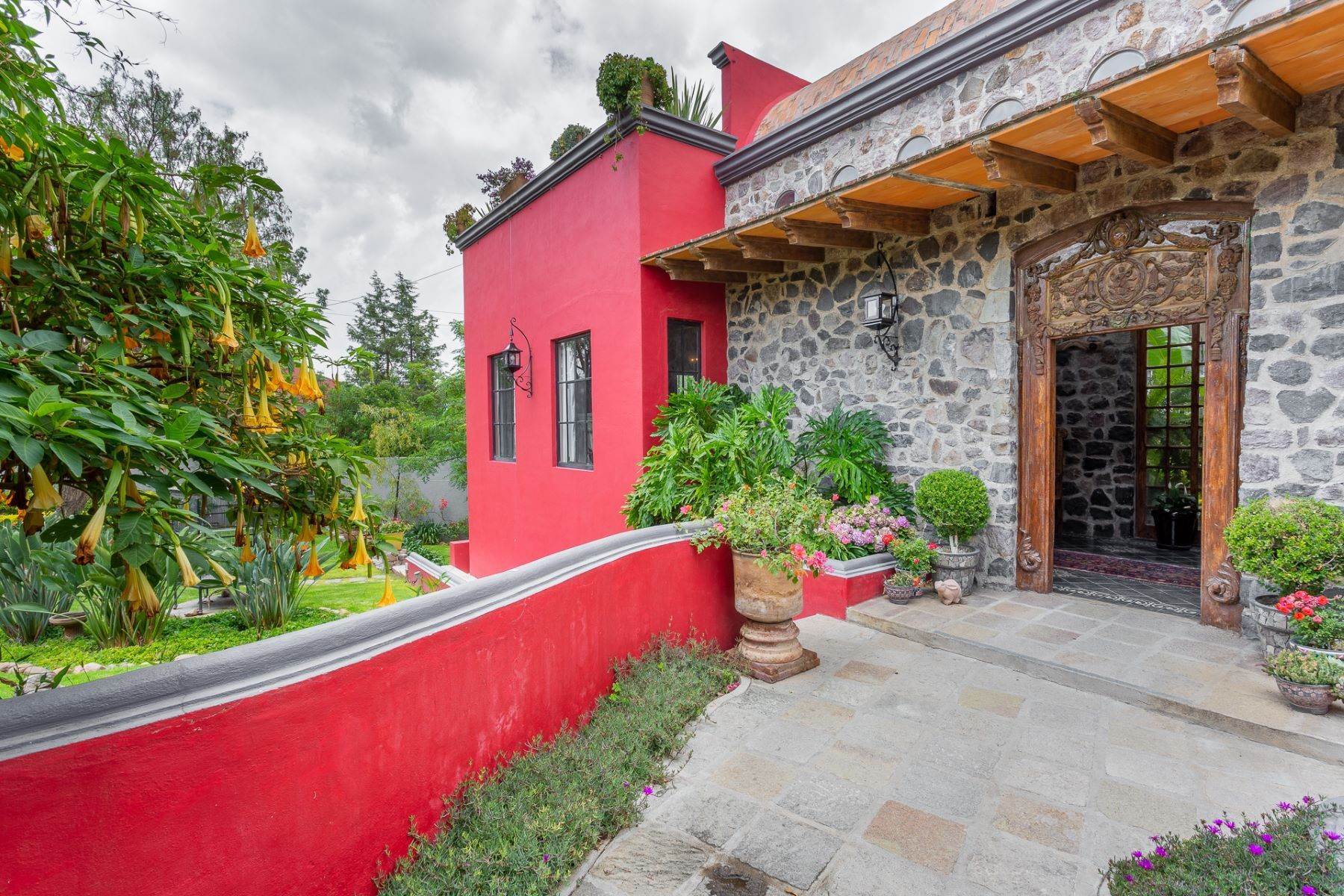 3. Single Family Homes for Sale at Hacienda Las Brisas Paloma 6 San Miguel De Allende, Guanajuato 37720 Mexico
