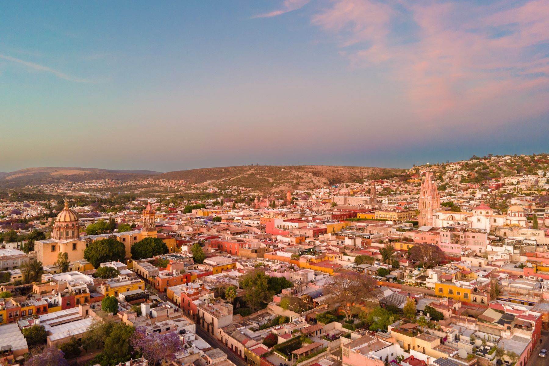 37. Condominiums for Sale at Coco Penthouse Quebrada 121B San Miguel De Allende, Guanajuato 37700 Mexico