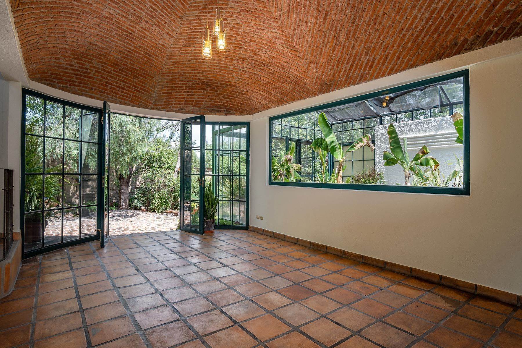 18. Single Family Homes for Sale at Casa Colibrí Prol. Cuesta de San José San Miguel De Allende, Guanajuato 37720 Mexico
