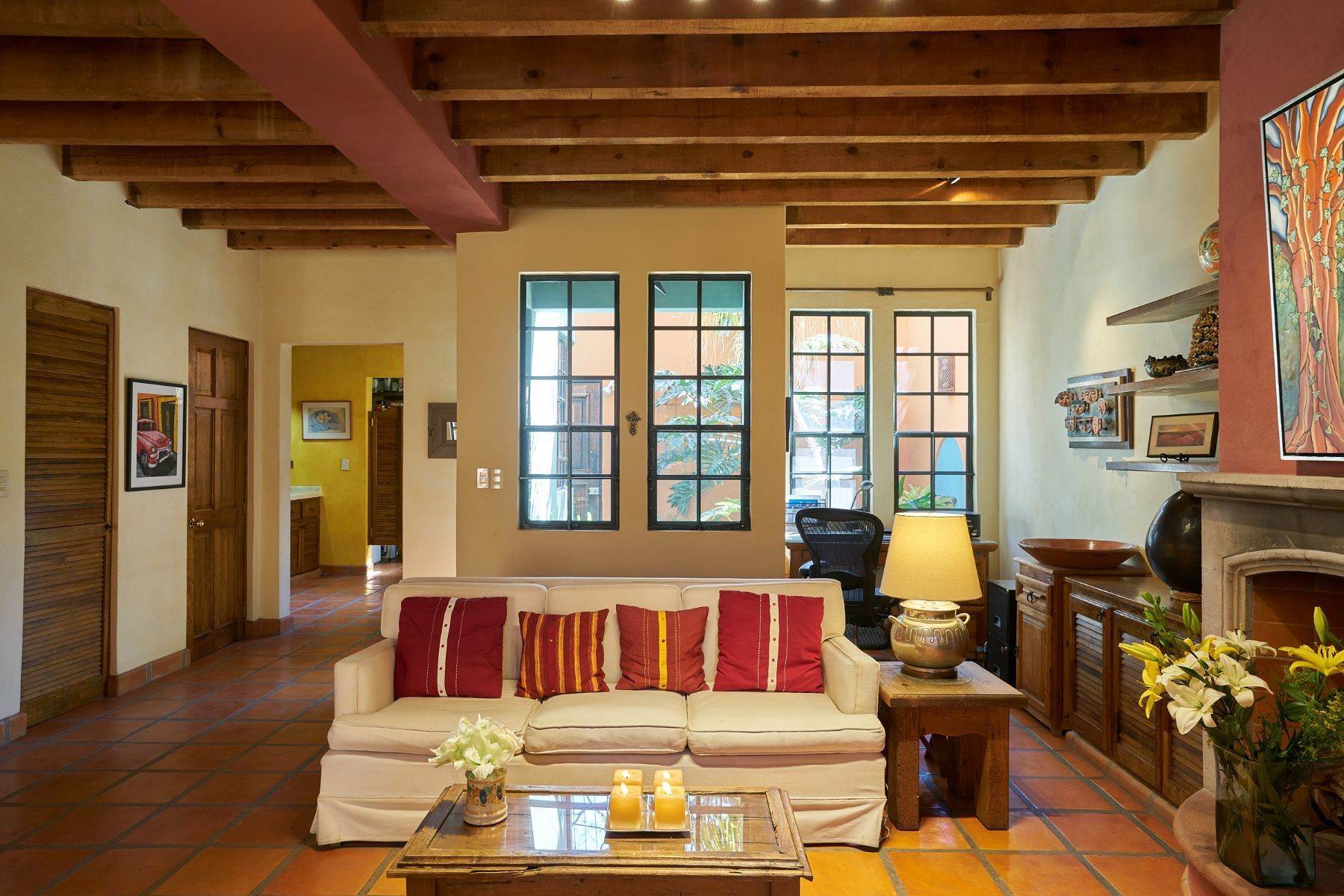 7. Single Family Homes for Sale at Casa Hart Av. Allende San Miguel De Allende, Guanajuato 37750 Mexico