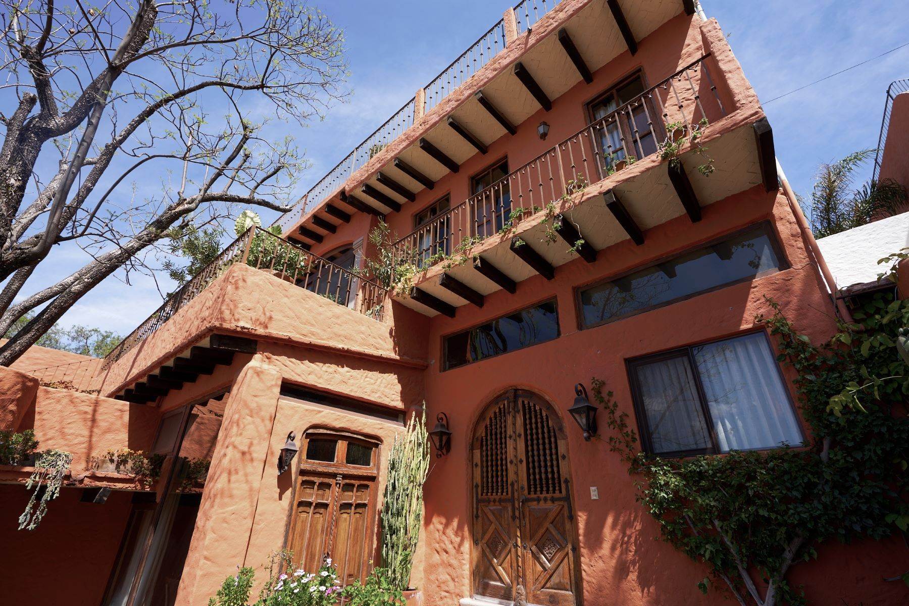 4. Single Family Homes for Sale at Casa Vista Cruz del Pueblo 8, Centro San Miguel De Allende, Guanajuato 37700 Mexico