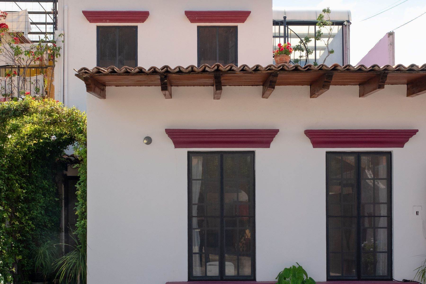 2. Single Family Homes for Sale at Paloma Inn Stirling Dickinson 22 San Miguel De Allende, Guanajuato 37750 Mexico