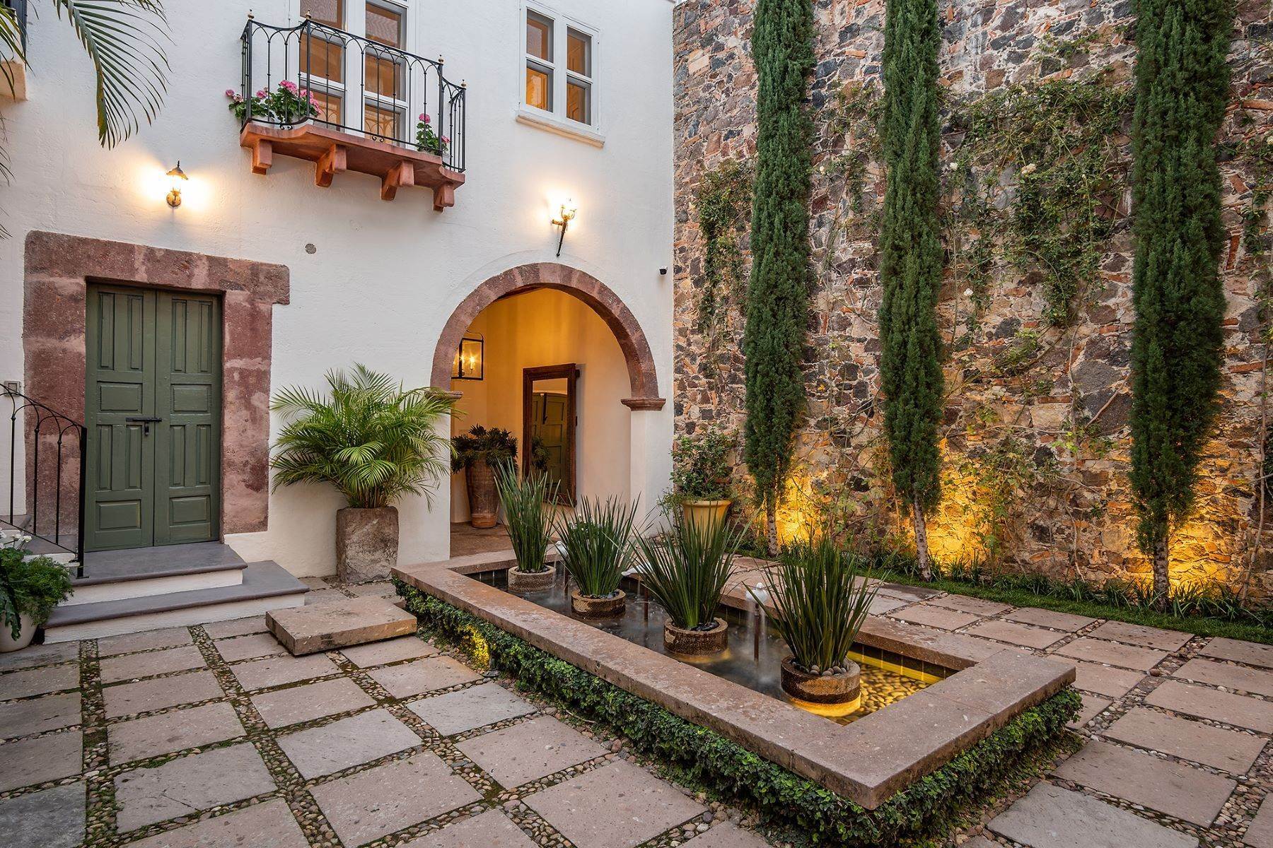 43. Single Family Homes for Sale at Casa Toscana San Dimas 8-A San Miguel De Allende, Guanajuato 37700 Mexico