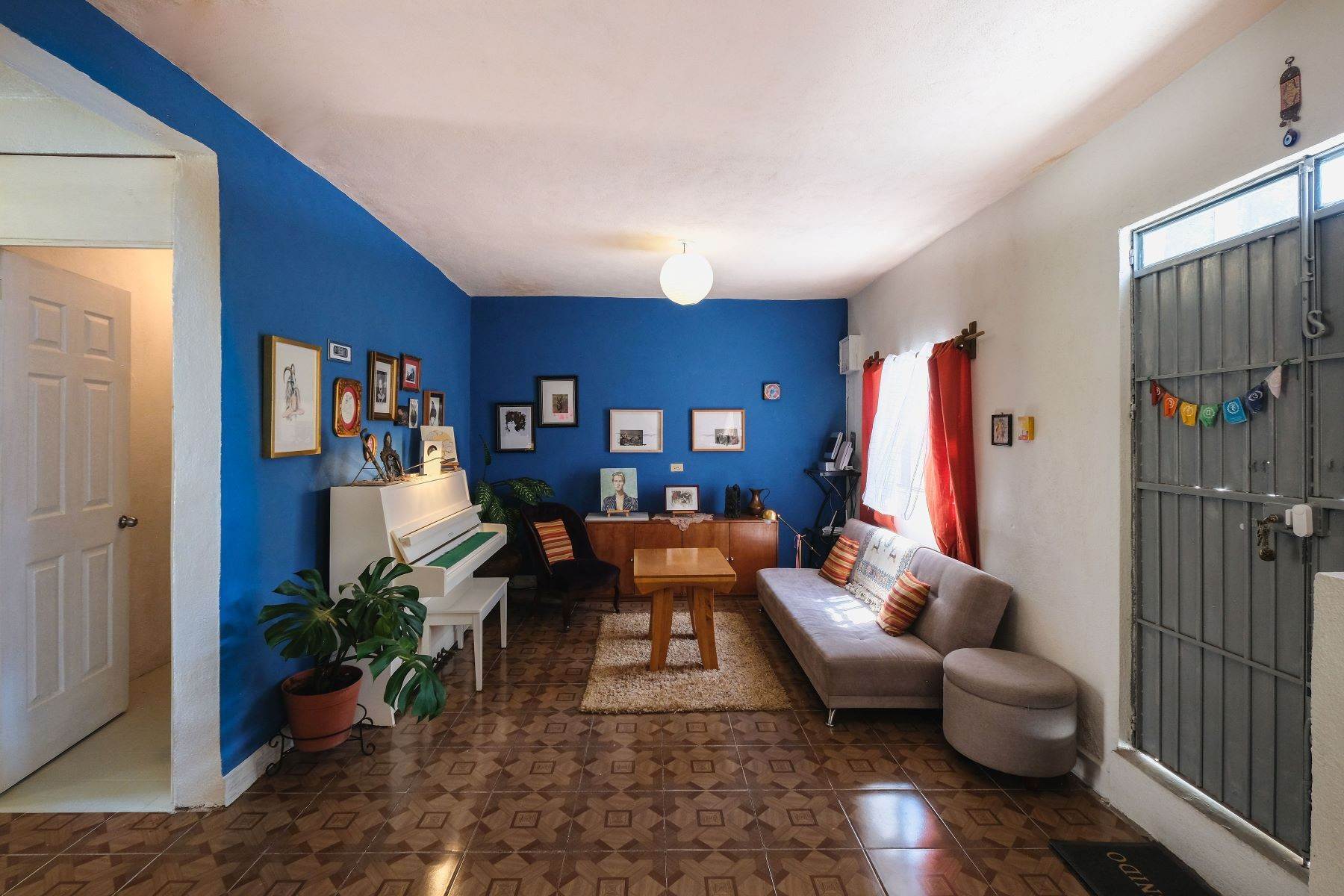 6. Single Family Homes for Sale at Casa Cali Federico Montes 42 San Miguel De Allende, Guanajuato 37727 Mexico