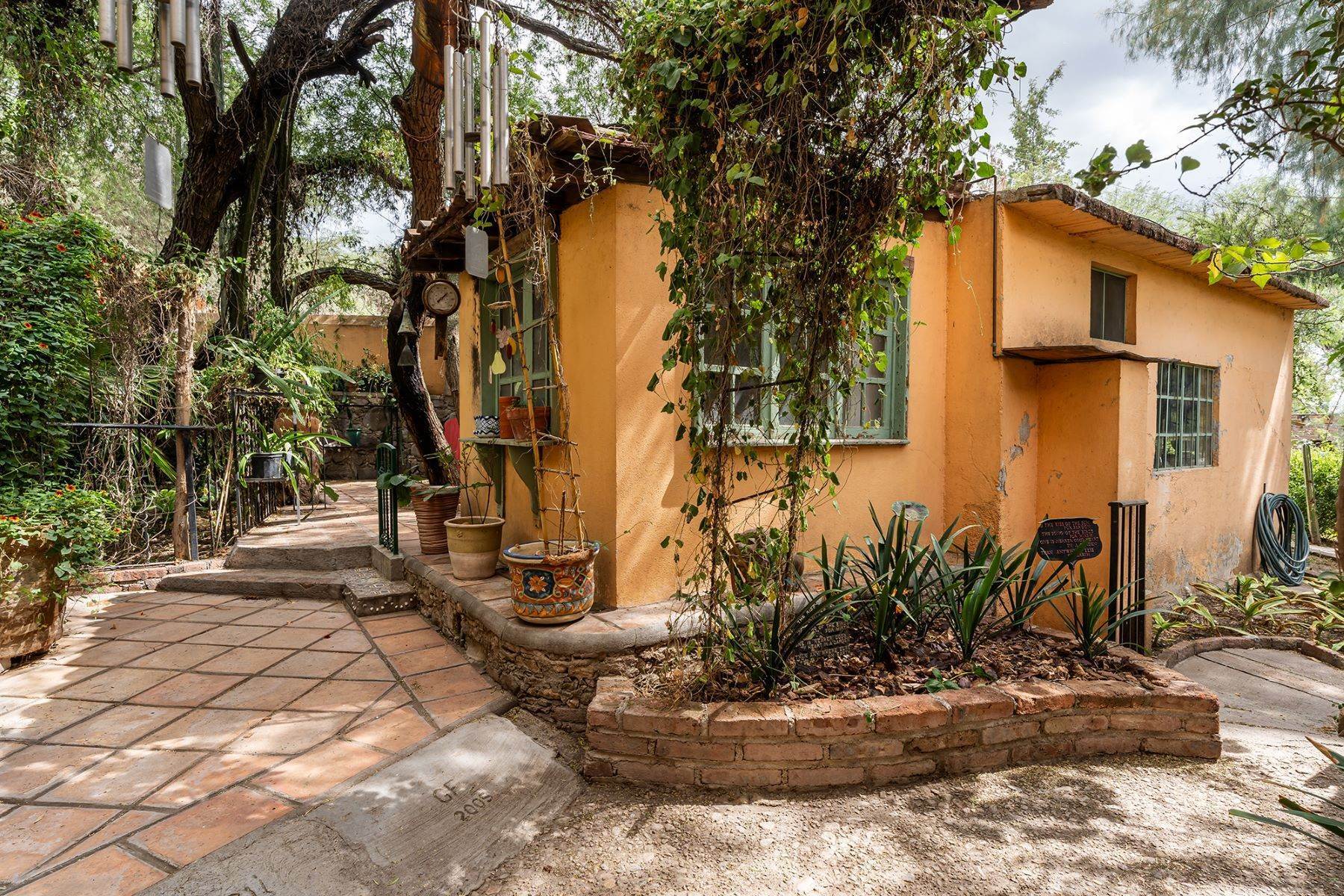 32. Single Family Homes for Sale at Casa Tesoro Explanada del Templo San Miguel De Allende, Guanajuato 37895 Mexico
